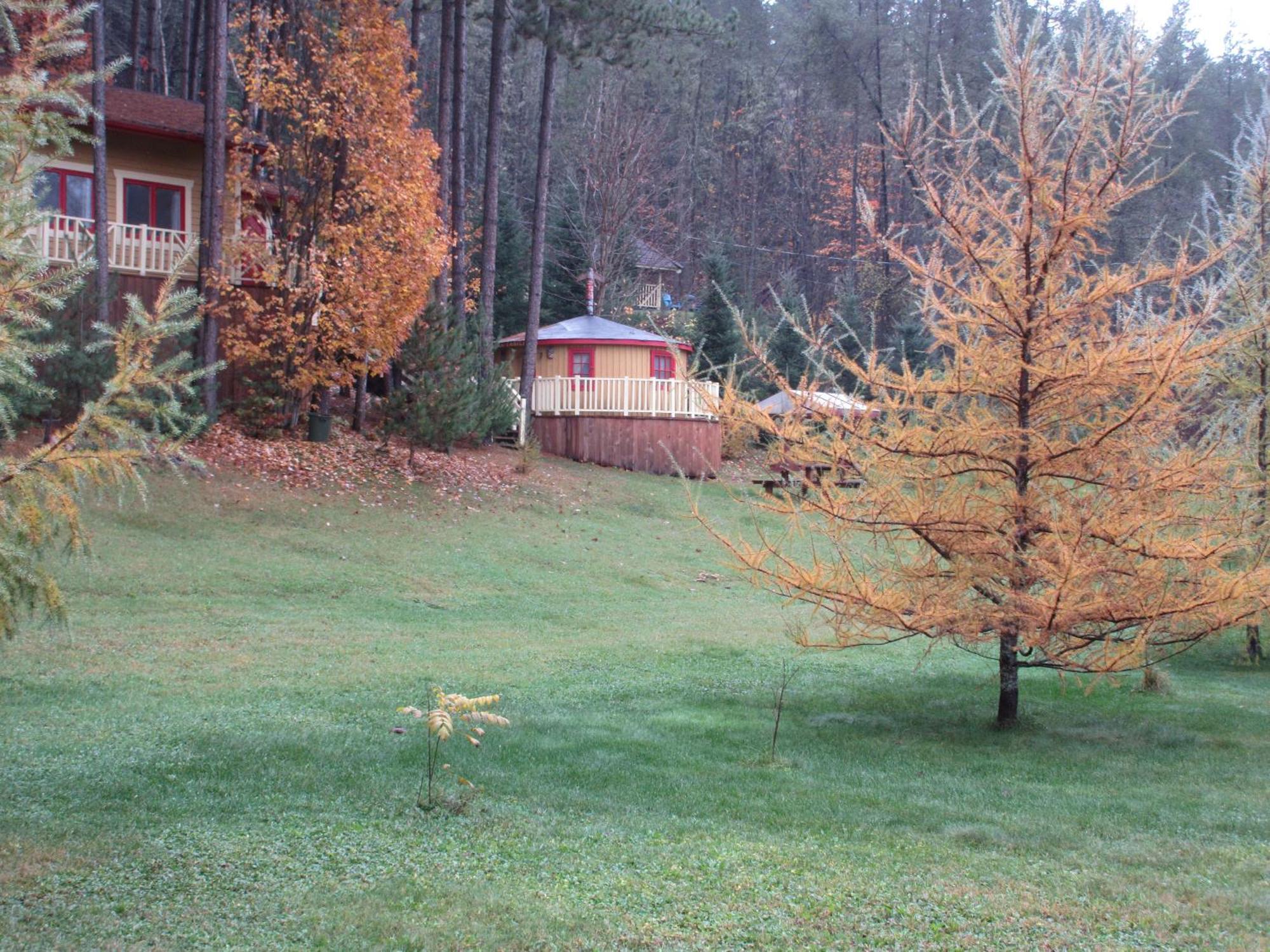 La Maison Sous Les Arbres Saint Roch de Mekinac Exterior foto