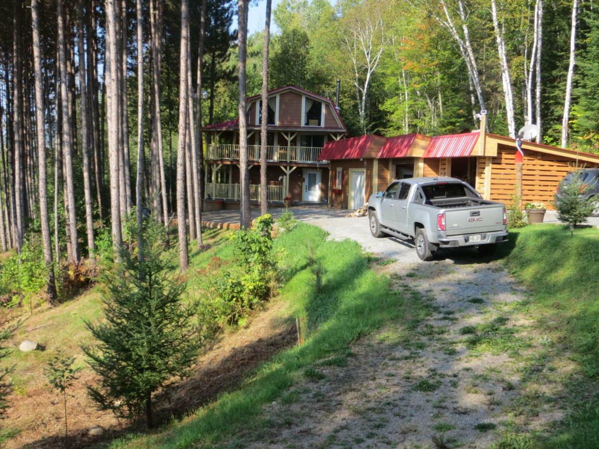 Bed and Breakfast La Maison Sous Les Arbres Saint Roch de Mekinac Exterior foto