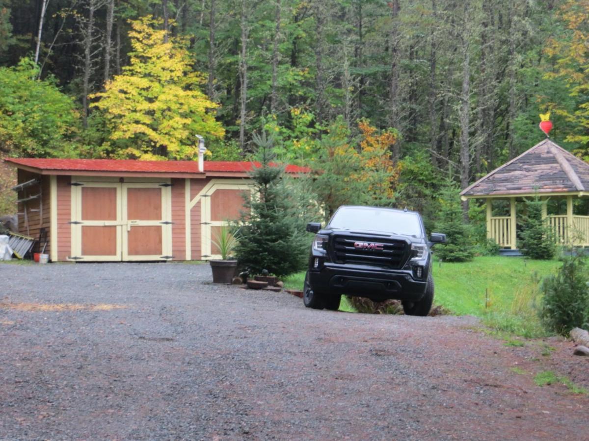 Bed and Breakfast La Maison Sous Les Arbres Saint Roch de Mekinac Exterior foto